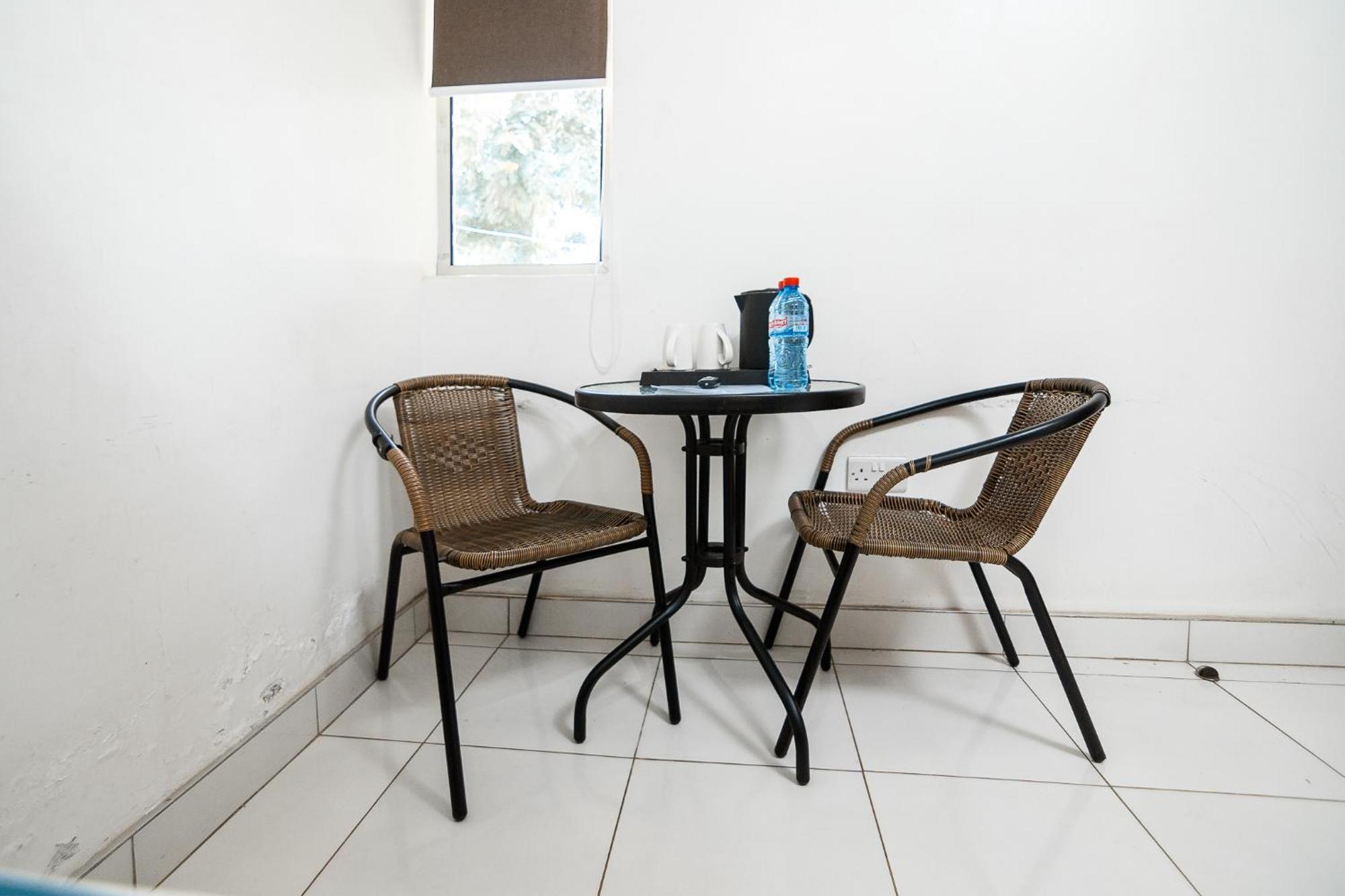 Harry'S Kisumu Oasis Aparthotel Exterior photo